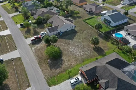 542 SW Halkell Avenue Port St Lucie FL 34953