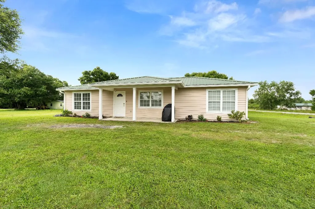3633 NW 33rd Avenue Okeechobee FL 34972
