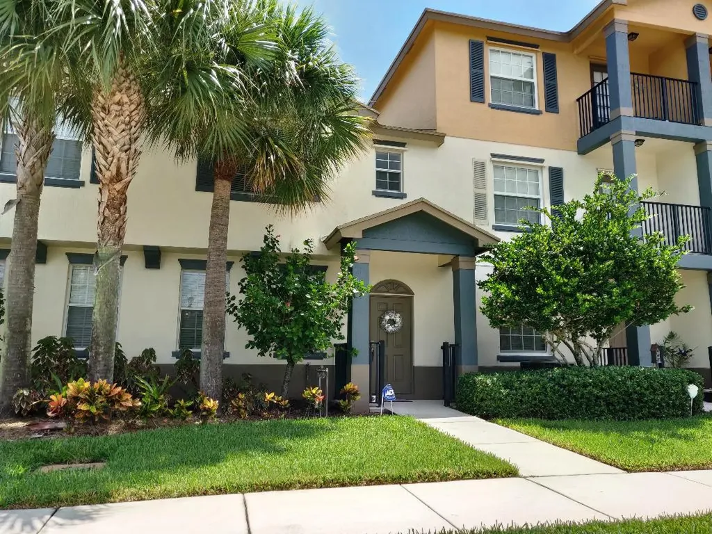 2450 SE Santos Drive Port St Lucie FL 34952
