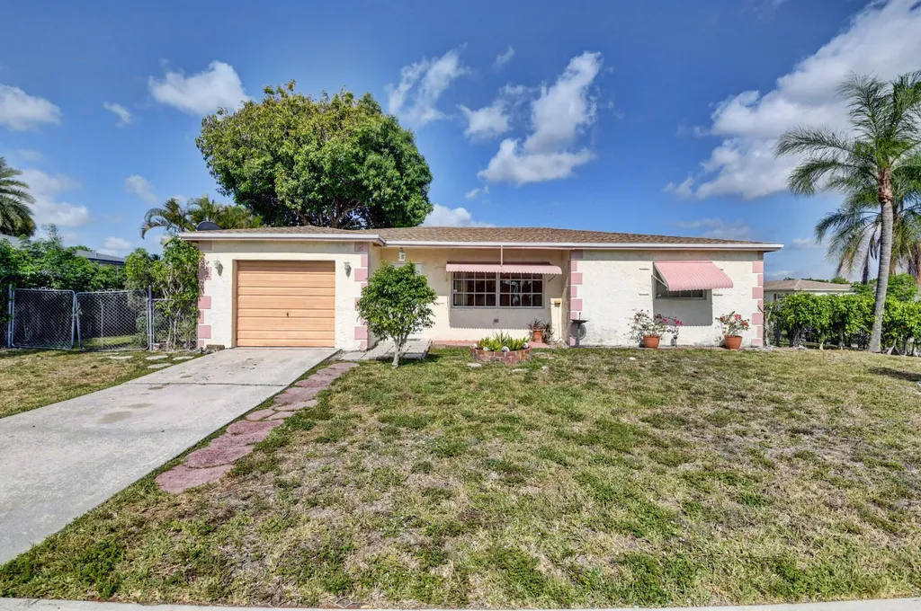 21525 Crozier Avenue Boca Raton FL 33428