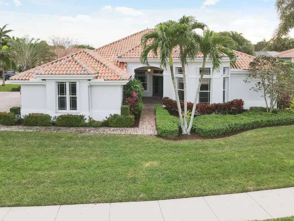 8902 SE Bayberry Terrace Hobe Sound FL 33455