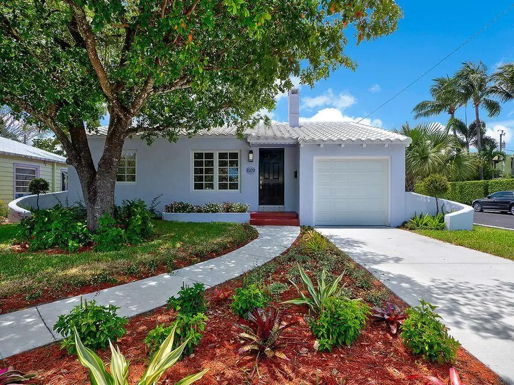 1029 N Palmway Lake Worth Beach FL 33460