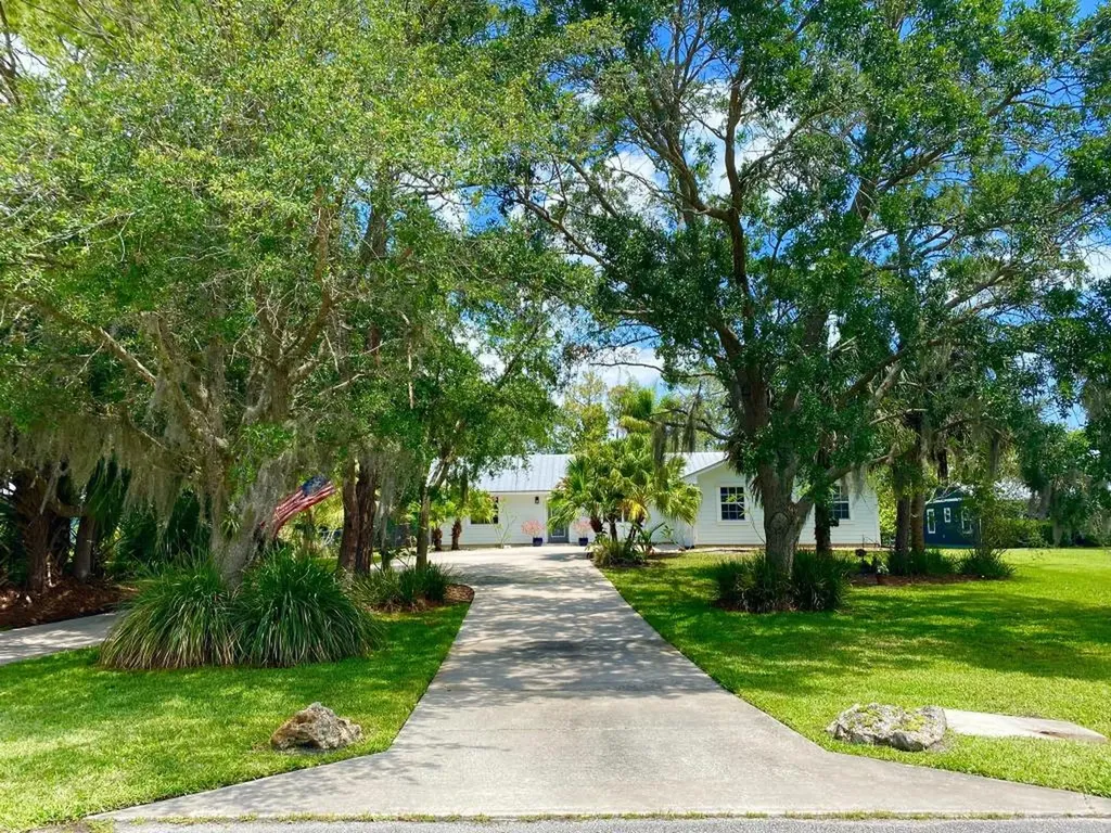 8435 SE May Terrace Hobe Sound FL 33455