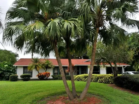 2857 SW East Louise Circle Port St Lucie FL 34953