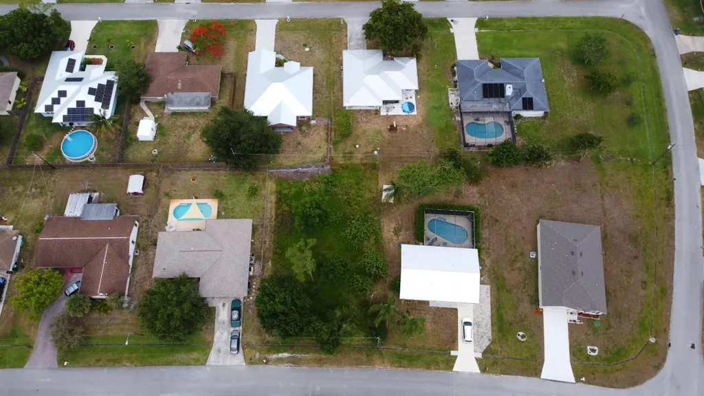 673 SE Preston Lane Port St Lucie FL 34983
