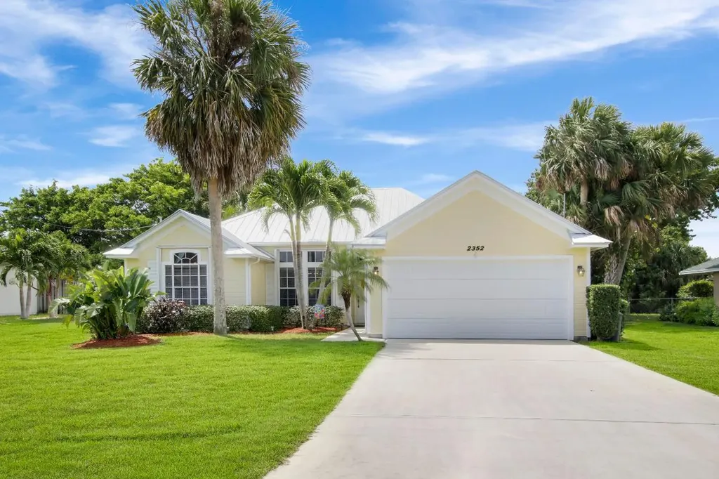 2352 SE Maslan Avenue Port St Lucie FL 34952