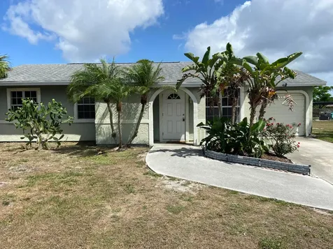 1941 SE Wheeling Lane Port St Lucie FL 34952