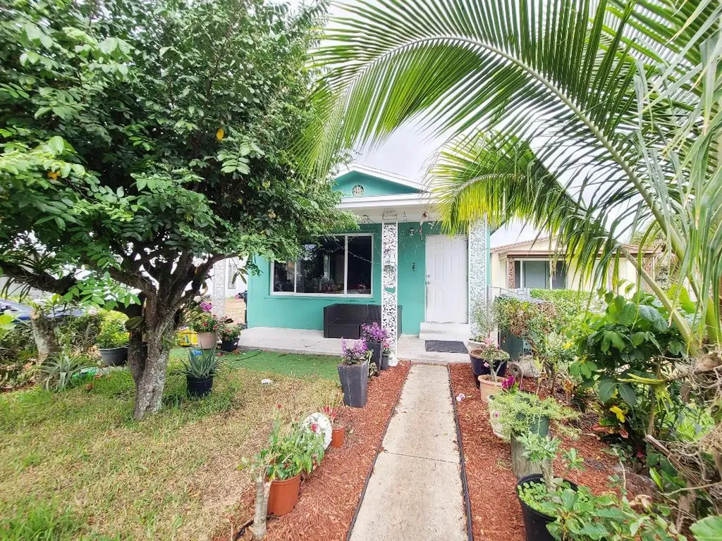 617 N D Street Lake Worth Beach FL 33460