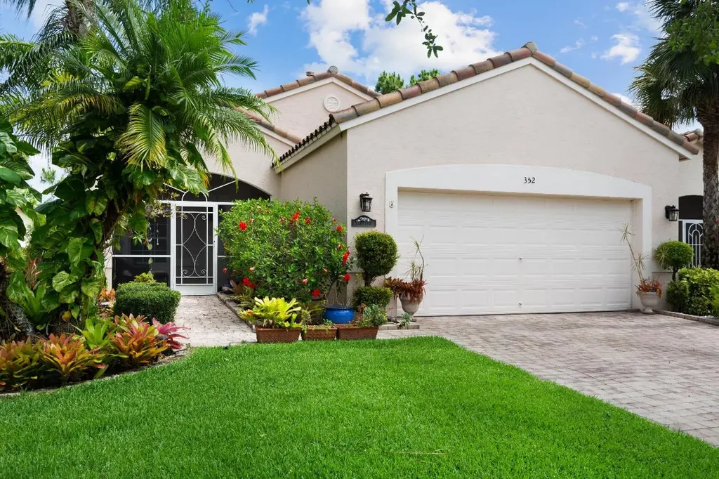 352 NW Granville Street Port St Lucie FL 34986