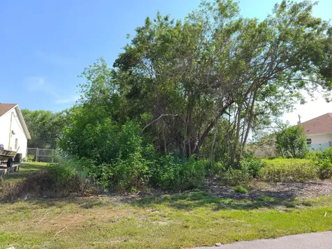 560 SW Rabbit Avenue Port St Lucie FL 34953