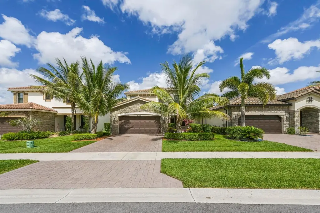 4564 Willow Run Way Lake Worth FL 33467