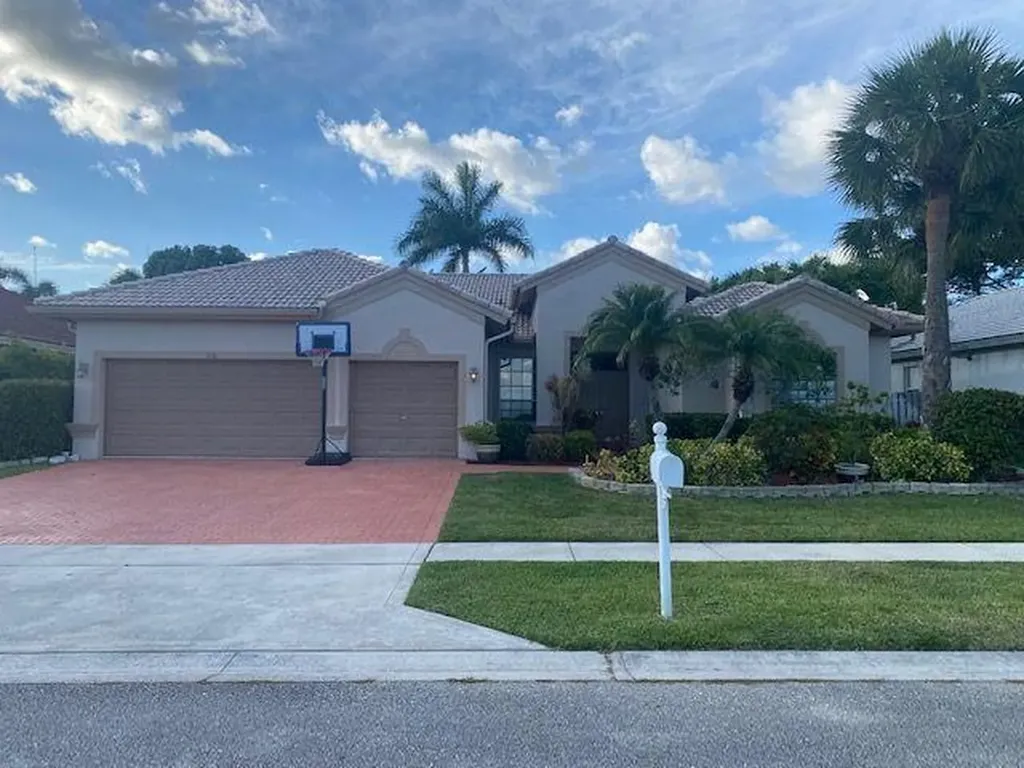 7136 Taylorwood Drive Lake Worth FL 33467