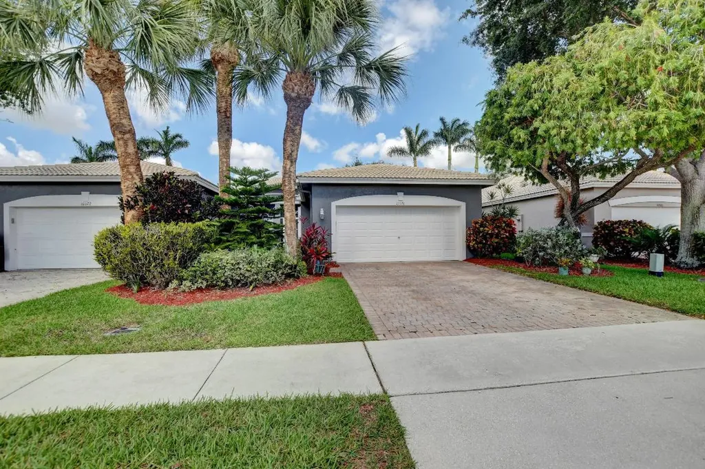 10576 Royal Caribbean Circle Boynton Beach FL 33437