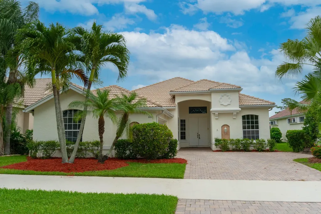 664 SW Lake Charles Circle Port St Lucie FL 34986