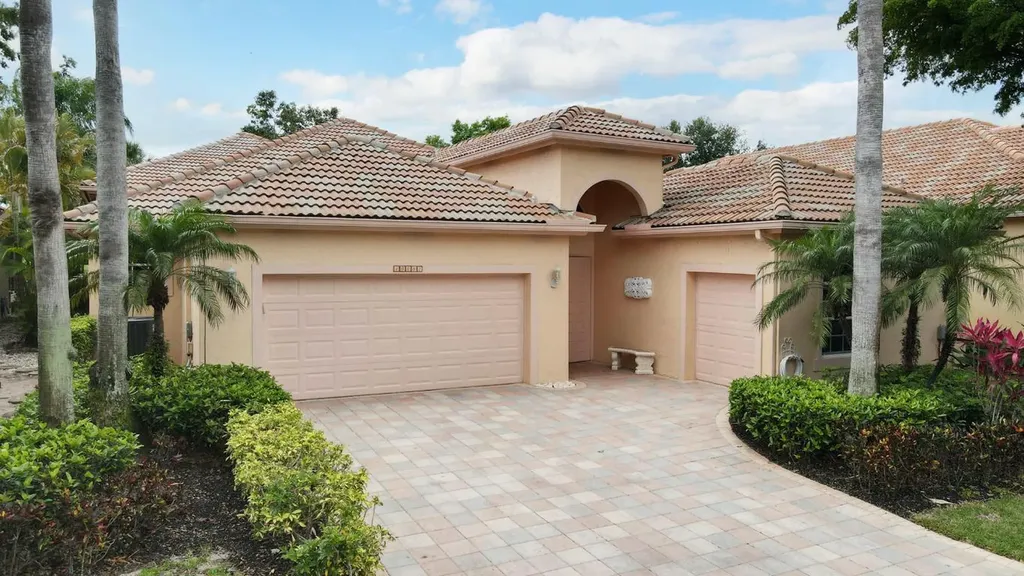 10682 Greenbriar Villa Drive Lake Worth FL 33449