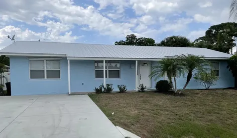 1741 SE Jackson Street Stuart FL 34997