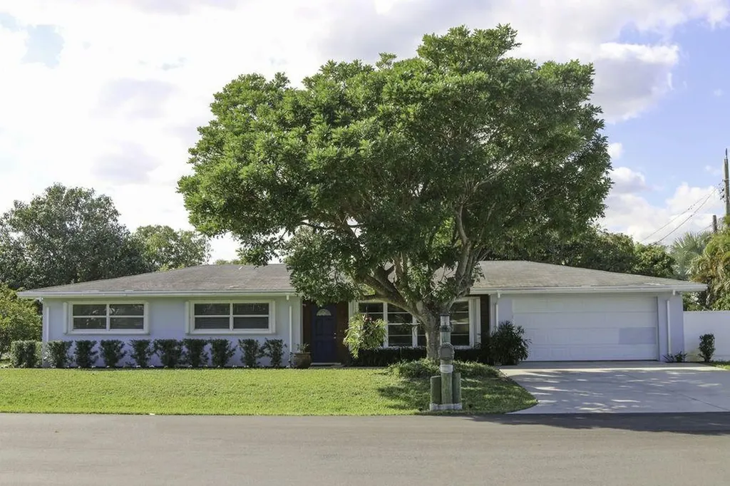 1211 SW 1st Street Boynton Beach FL 33435