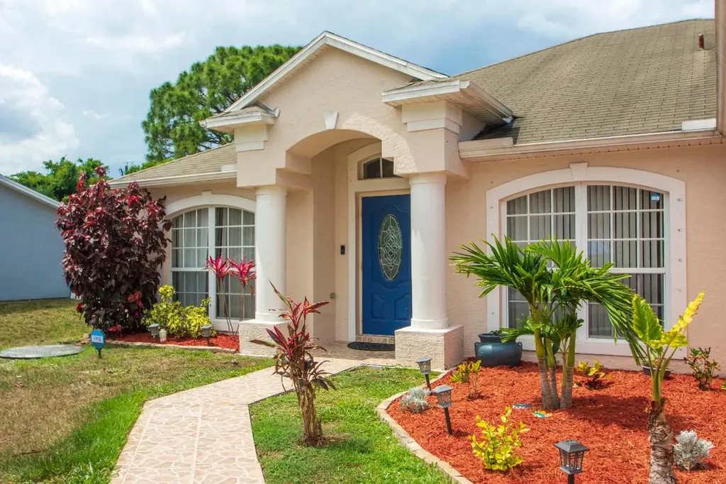 345 NW Fairfax Avenue Port St Lucie FL 34983