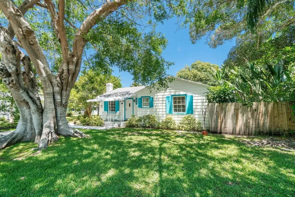 137 N Swinton Avenue Delray Beach FL 33444