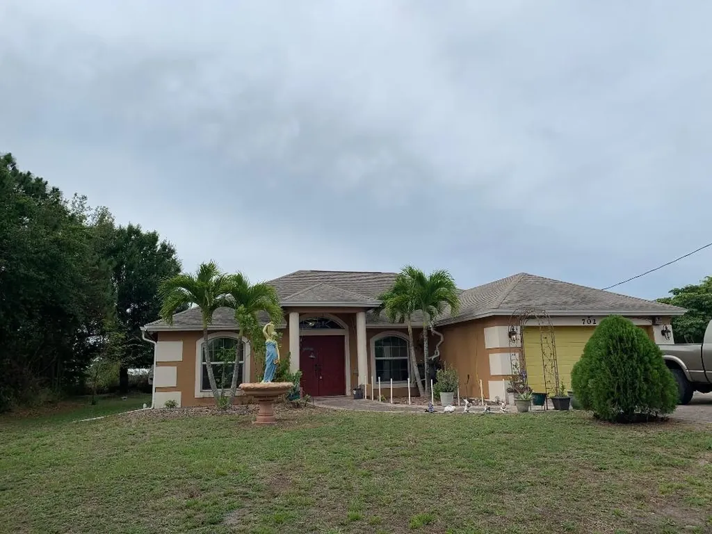702 SW Lakehurst Drive Port St Lucie FL 34983