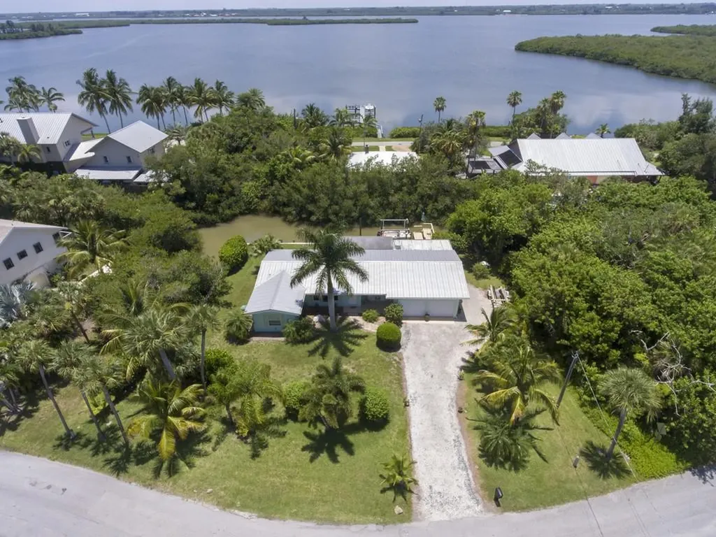 285 Live Oak Drive Vero Beach FL 32963