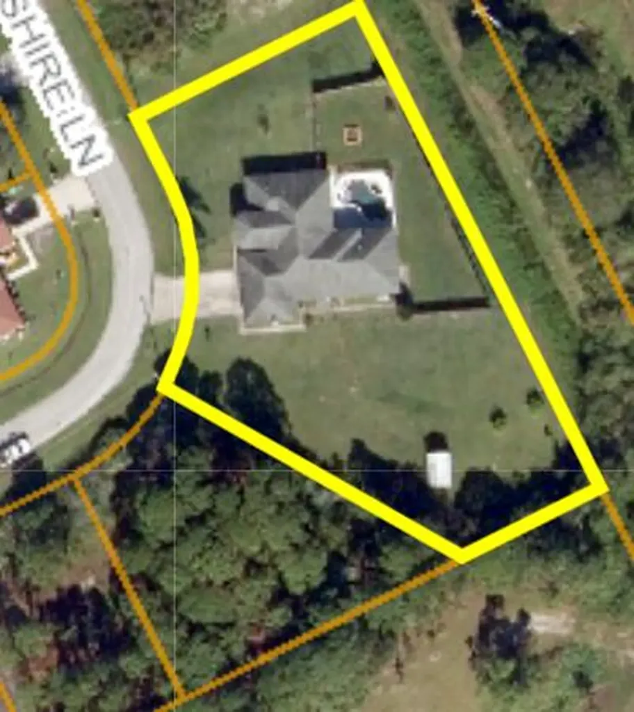 2085 SW Hampshire Lane Port St Lucie FL 34953