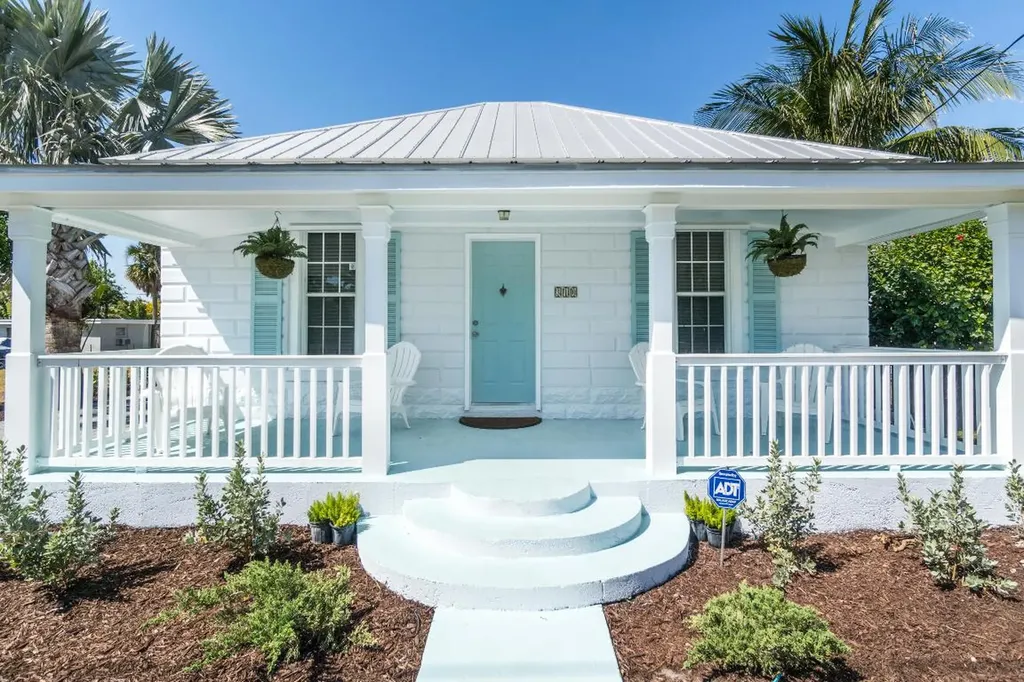 310 SE 4th Avenue Delray Beach FL 33483