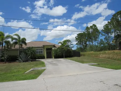 6133 NW East Deville Circle Port St Lucie FL 34986