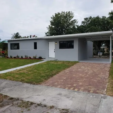 1426 W Broward Street Lantana FL 33462