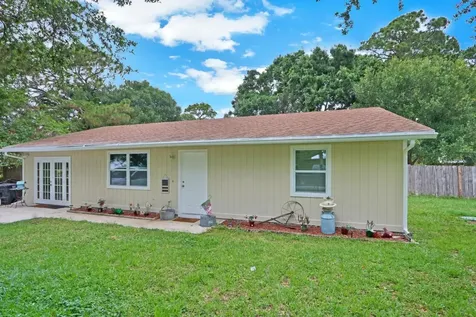 6802 Santa Clara Boulevard Fort Pierce FL 34951