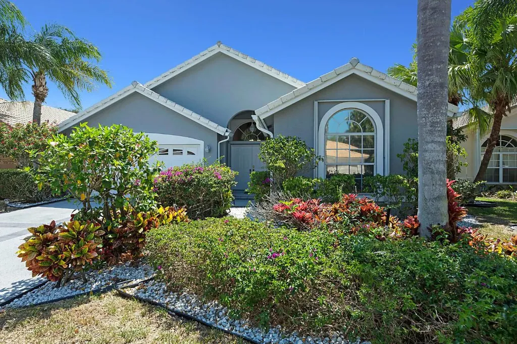 2715 Pointe Circle Greenacres FL 33413