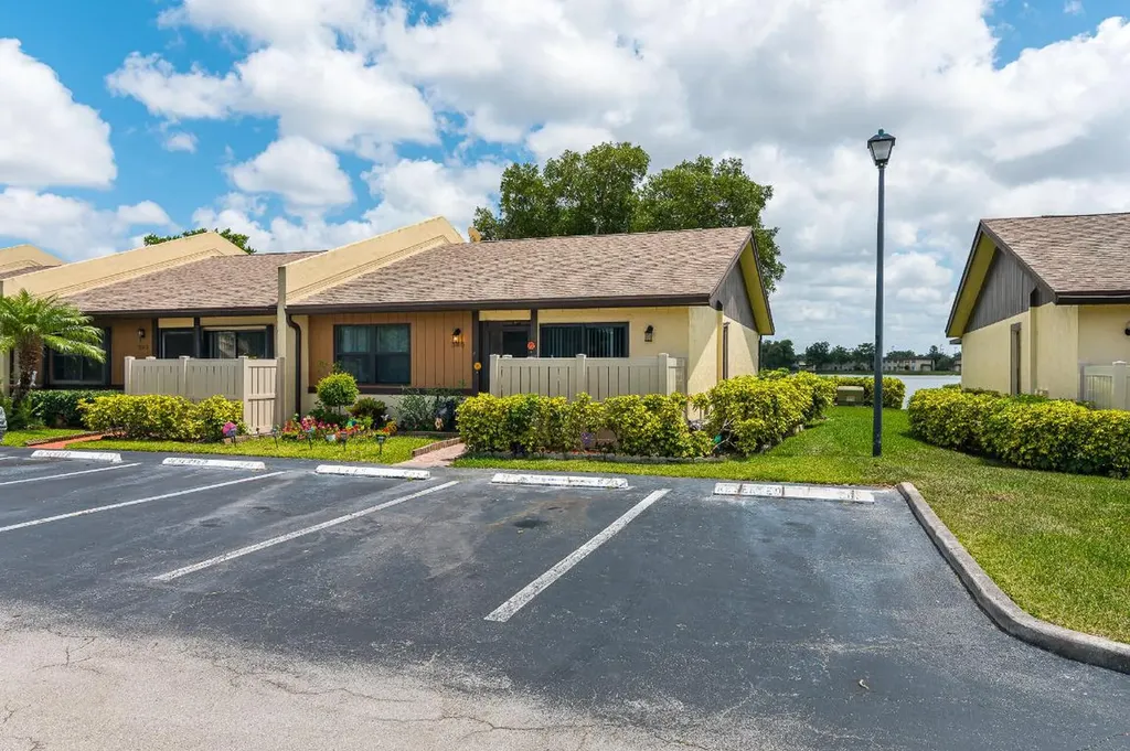 585 Banks Road Margate FL 33063