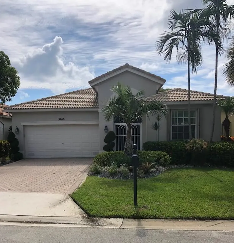 12616 Via Lucia Boynton Beach FL 33436