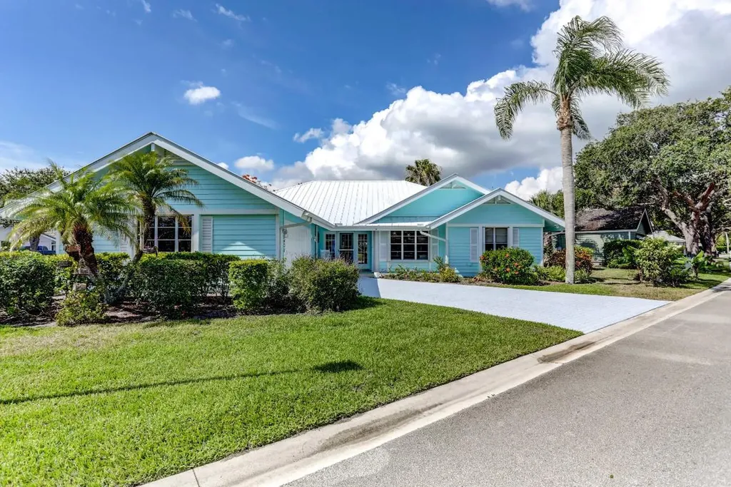 10431 SE Jupiter Narrows Drive Hobe Sound FL 33455
