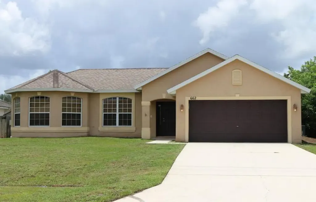 662 SW Saragossa Avenue Port St Lucie FL 34953