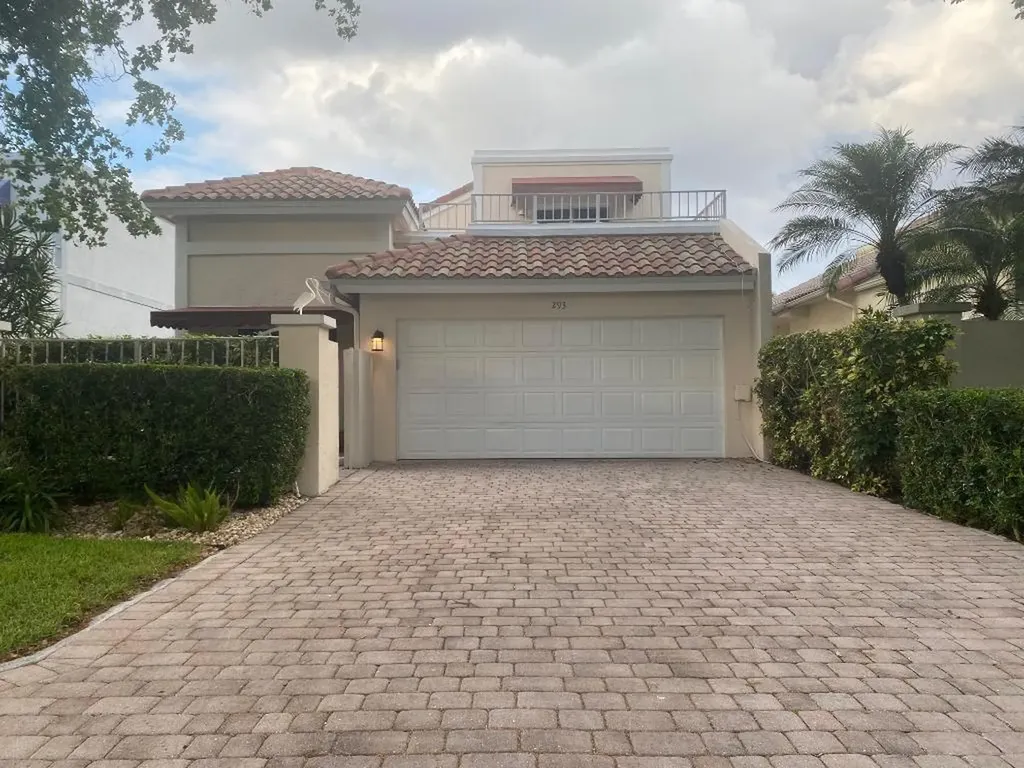293 Pelican Way Delray Beach FL 33483