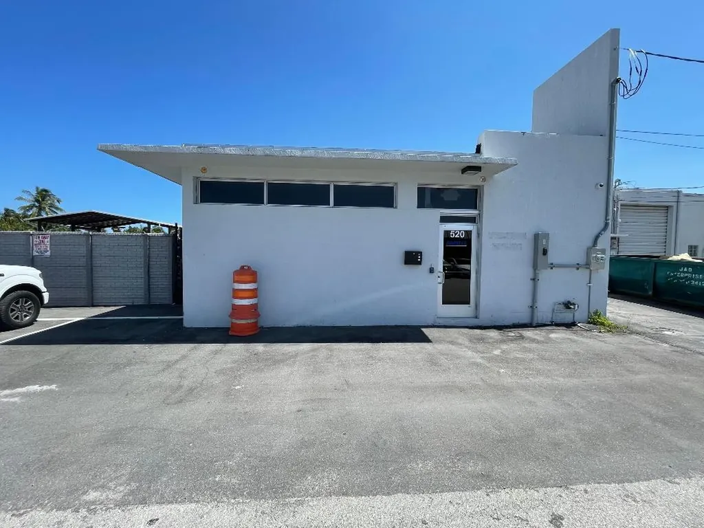 520 NE 34th Street Oakland Park FL 33334