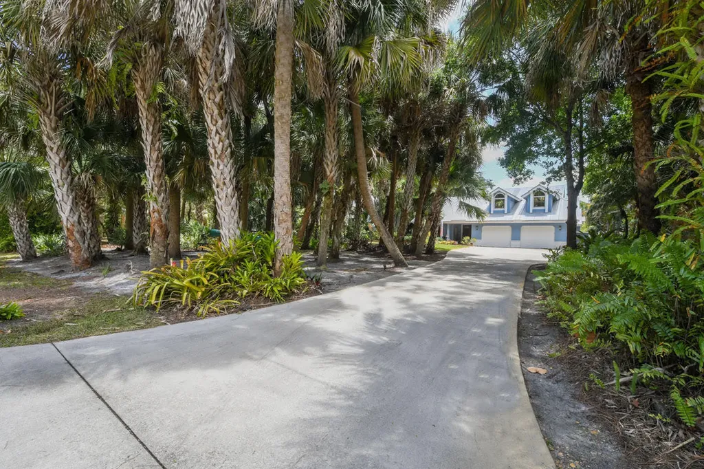 3869 SW Saint Lucie Shores Drive Palm City FL 34990