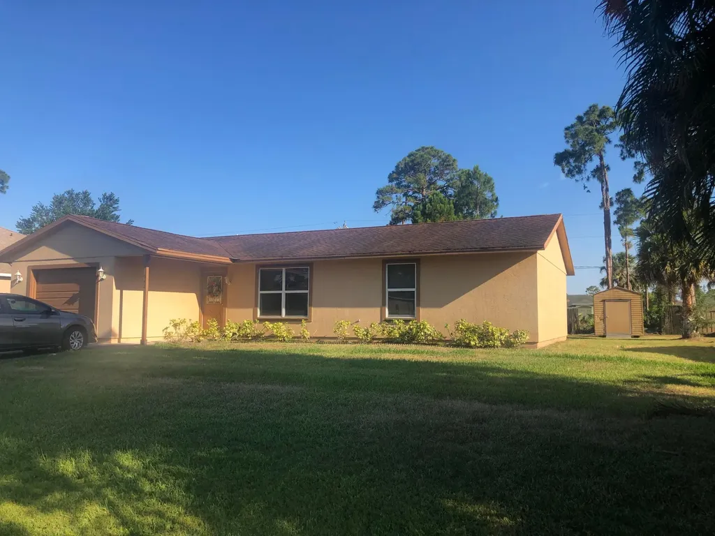 542 NW Cornell Avenue Port St Lucie FL 34983