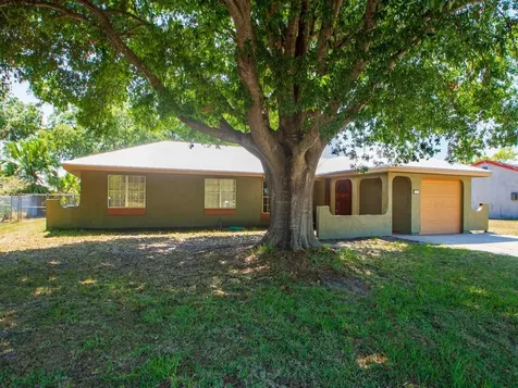 1626 SE Burning Lane Port St Lucie FL 34952