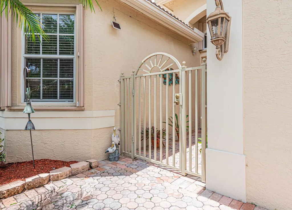 8225 La Jolla Vista Lane Lake Worth FL 33467