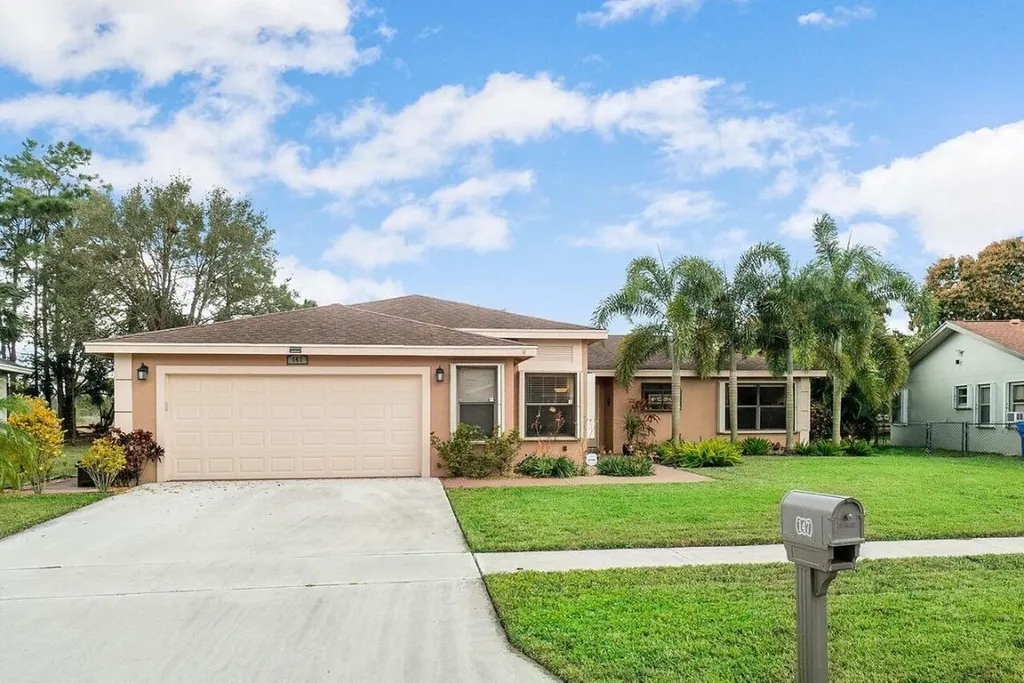 147 Saratoga Boulevard W Royal Palm Beach FL 33411