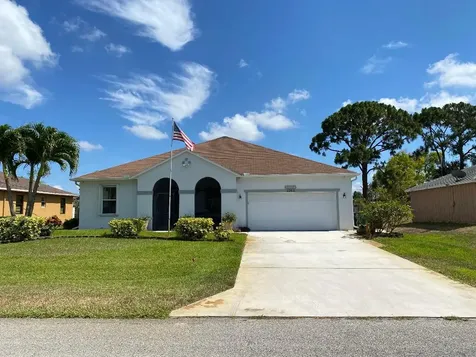 2352 SE Fruit Avenue Port St Lucie FL 34952