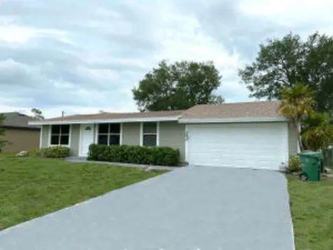 242 SW Starfish Avenue Port St Lucie FL 34984