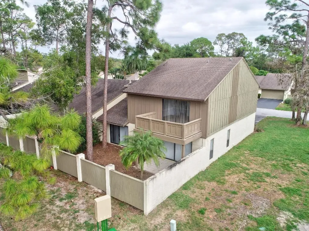 265 Pleasant Wood Drive Wellington FL 33414
