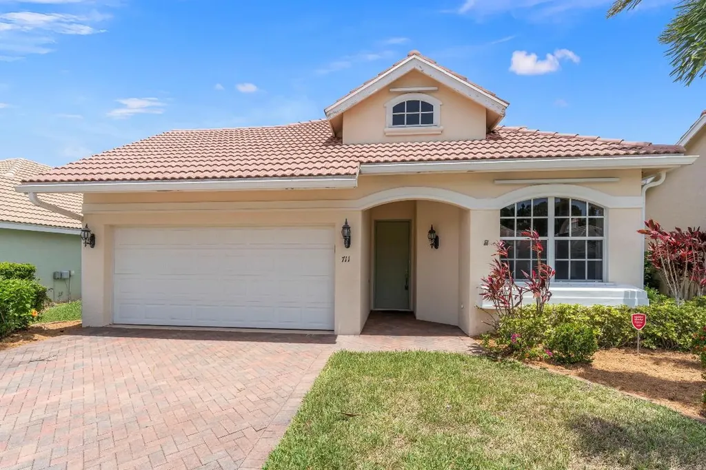 711 SW San Salvador Cove Port St Lucie FL 34986