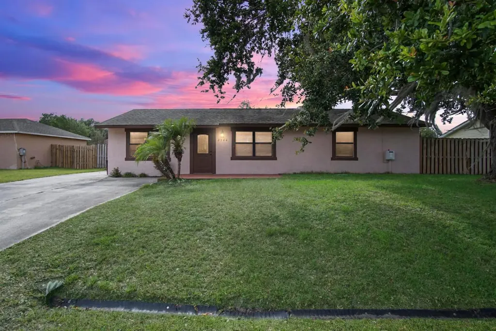 2344 SW Caballero Street Port St Lucie FL 34953