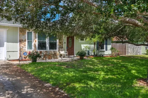 8872 SE Sandridge Avenue Hobe Sound FL 33455