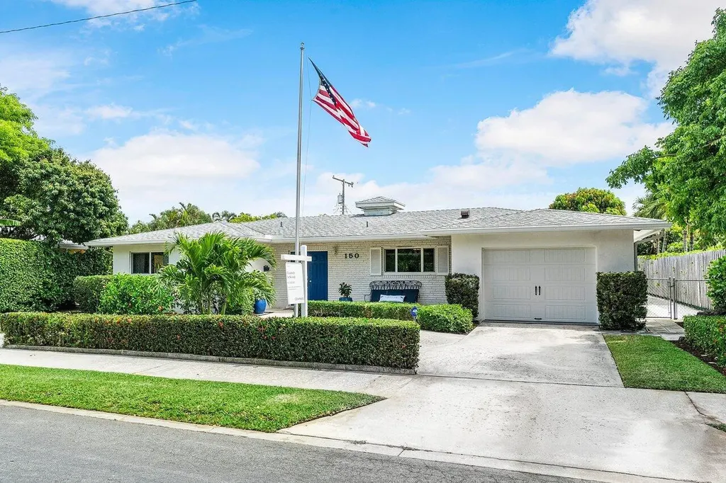 150 Worth Court N West Palm Beach FL 33405