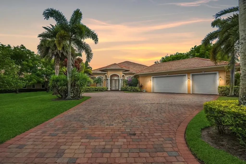 572 SW Squire Johns Lane Palm City FL 34990